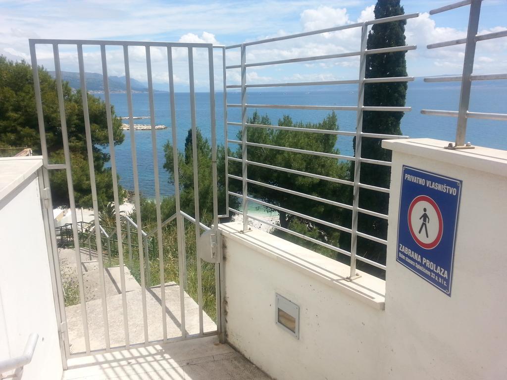 Near Beach Apartment Reno With Private Parking スプリト エクステリア 写真